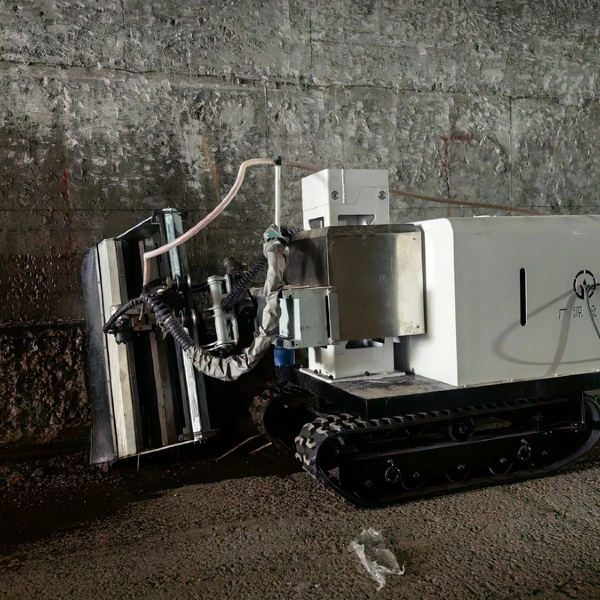 高壓水混凝土破拆機(jī)器人 高壓水混凝土破拆機(jī)器人