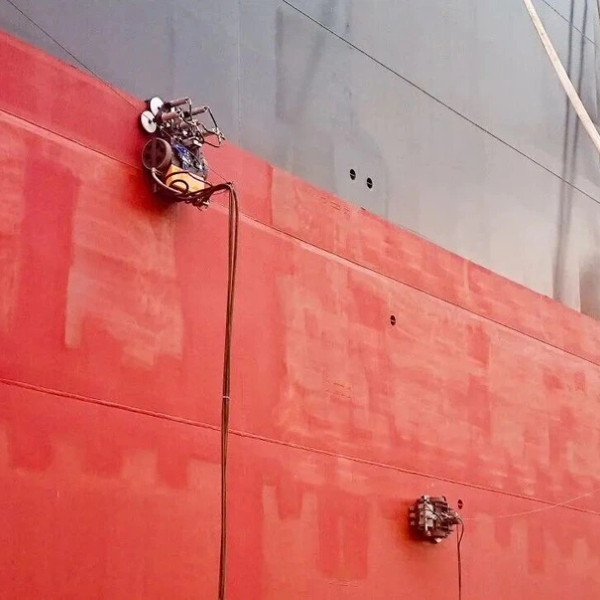 船舶超高壓水除銹作業(yè)中